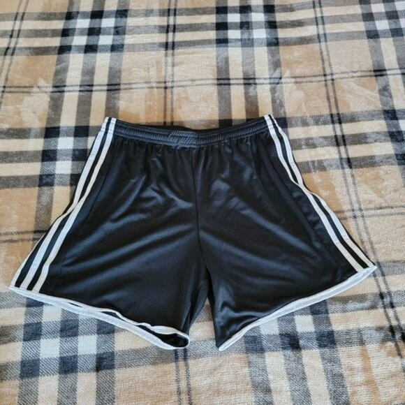 Adidas short - Picture 3 of 5